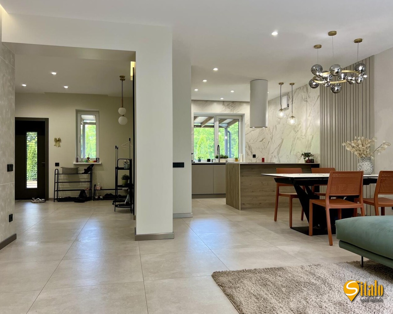 Продажа дома 1800 м², 1-я Озерная ул.