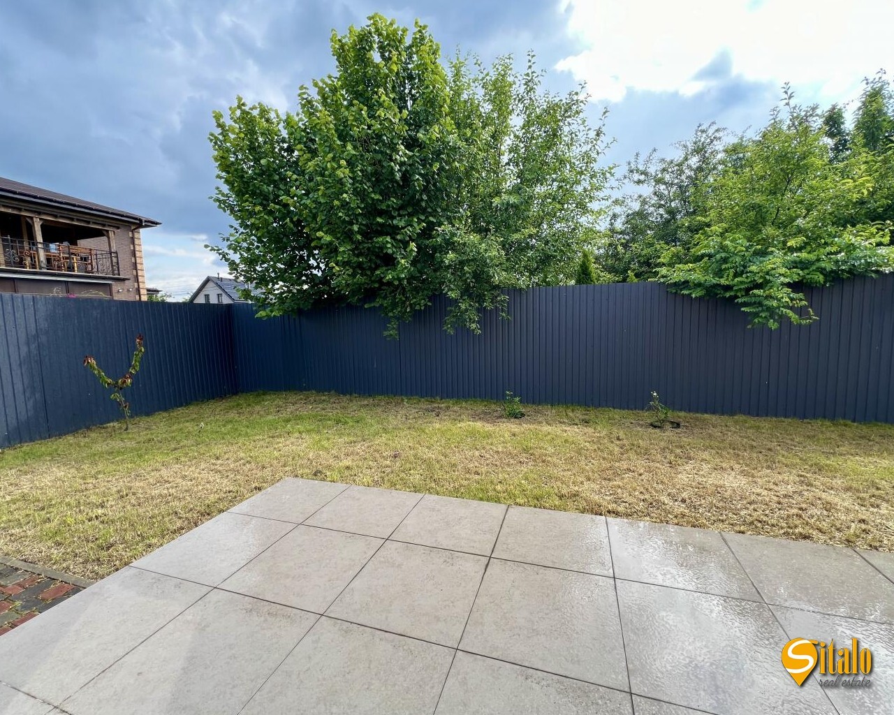 Продажа дома 1800 м², 1-я Озерная ул.
