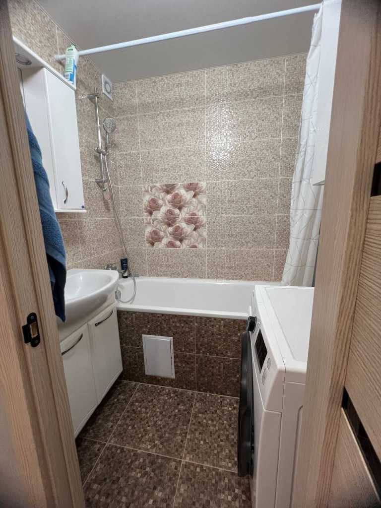 Продаж 2-кімнатної квартири 55 м², Яблунська вул., 318А