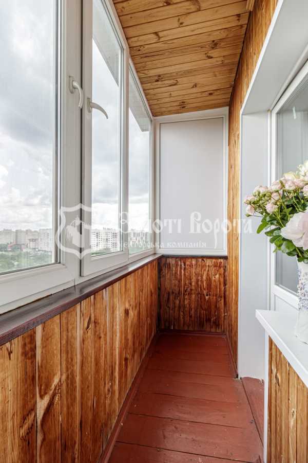Продаж 3-кімнатної квартири 70 м², Київська вул., 1