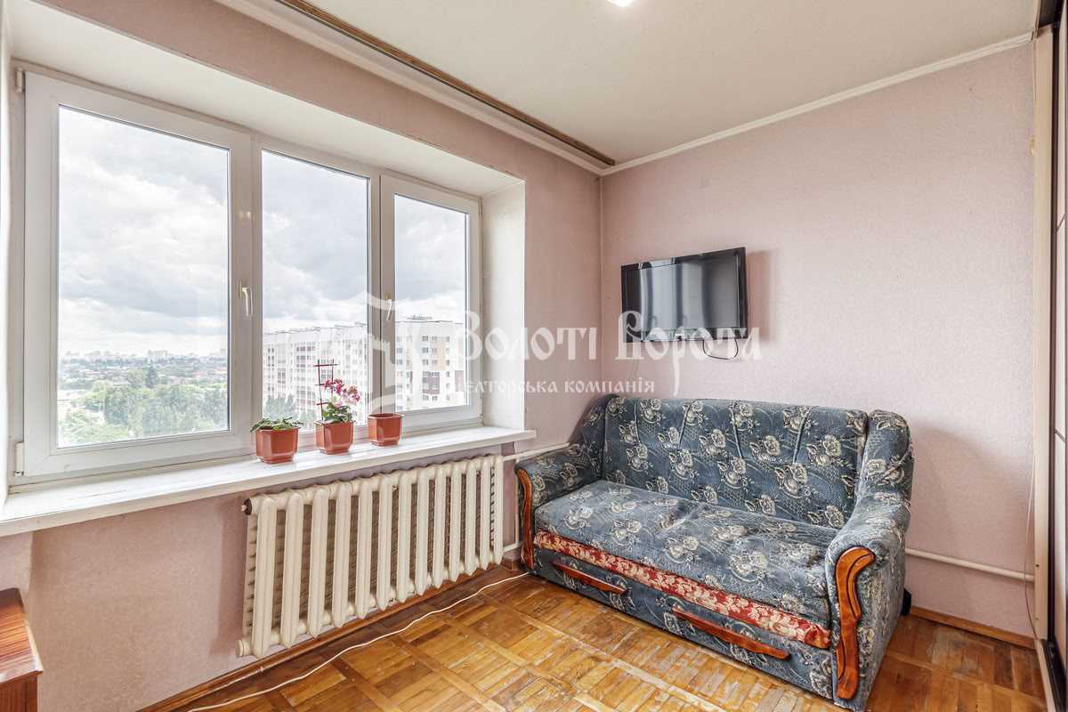 Продаж 3-кімнатної квартири 70 м², Київська вул., 1