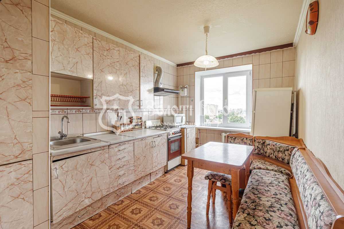 Продаж 3-кімнатної квартири 70 м², Київська вул., 1