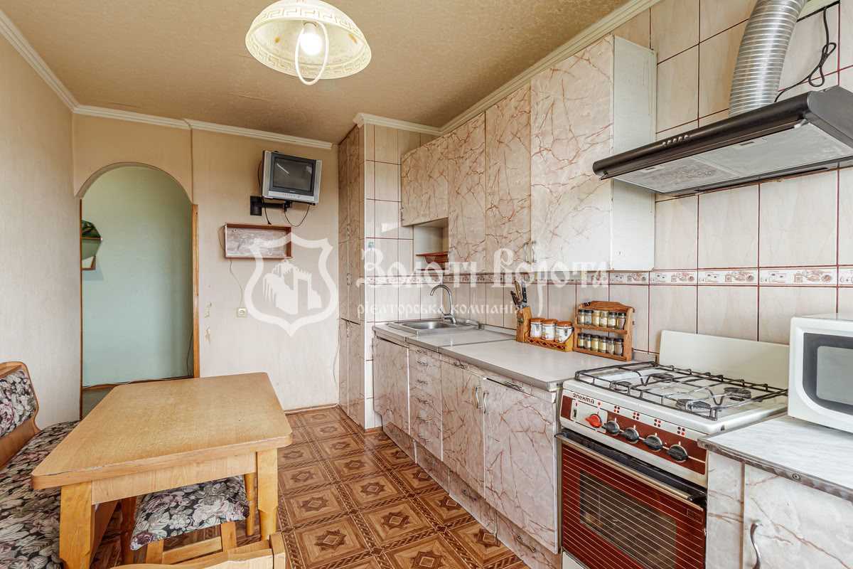 Продаж 3-кімнатної квартири 70 м², Київська вул., 1