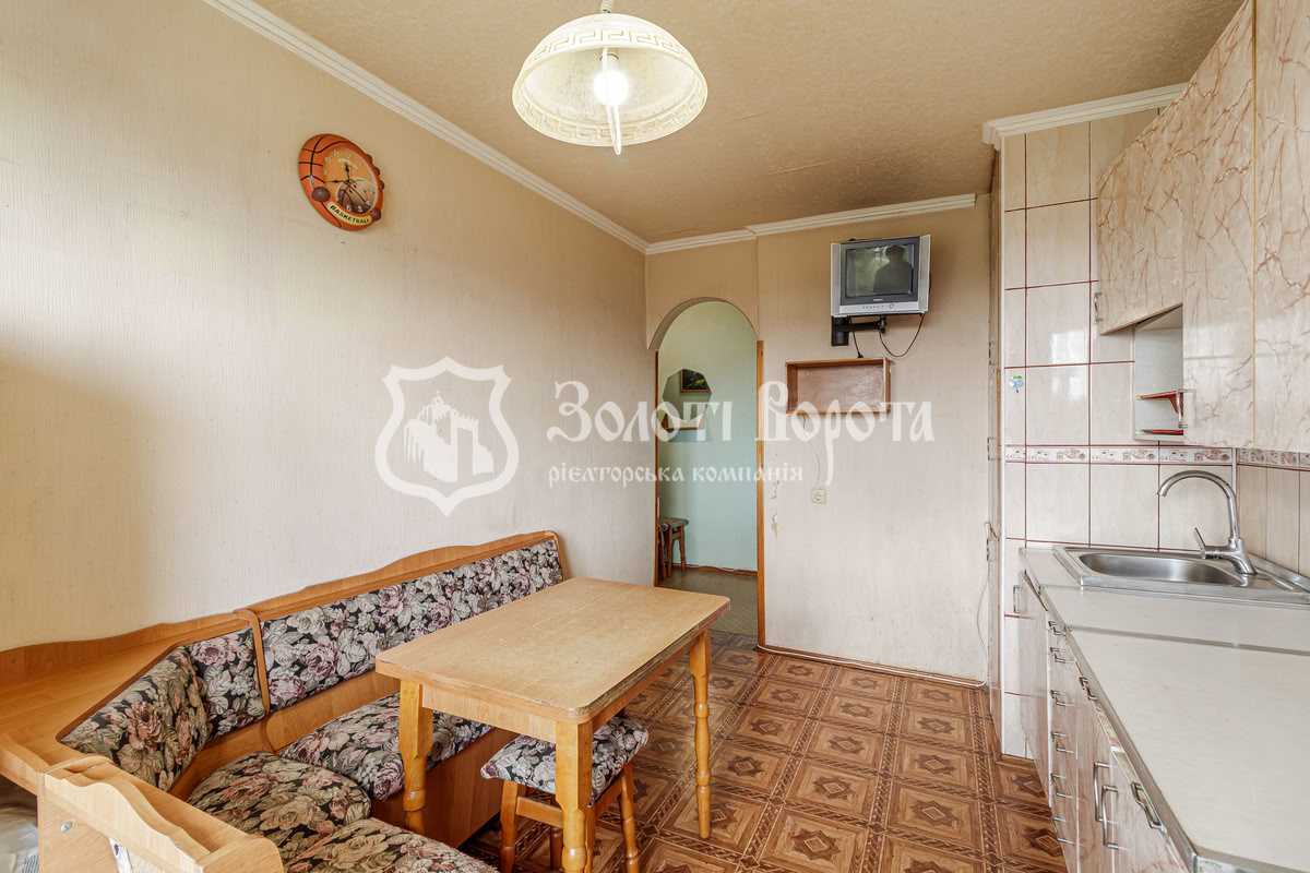 Продаж 3-кімнатної квартири 70 м², Київська вул., 1