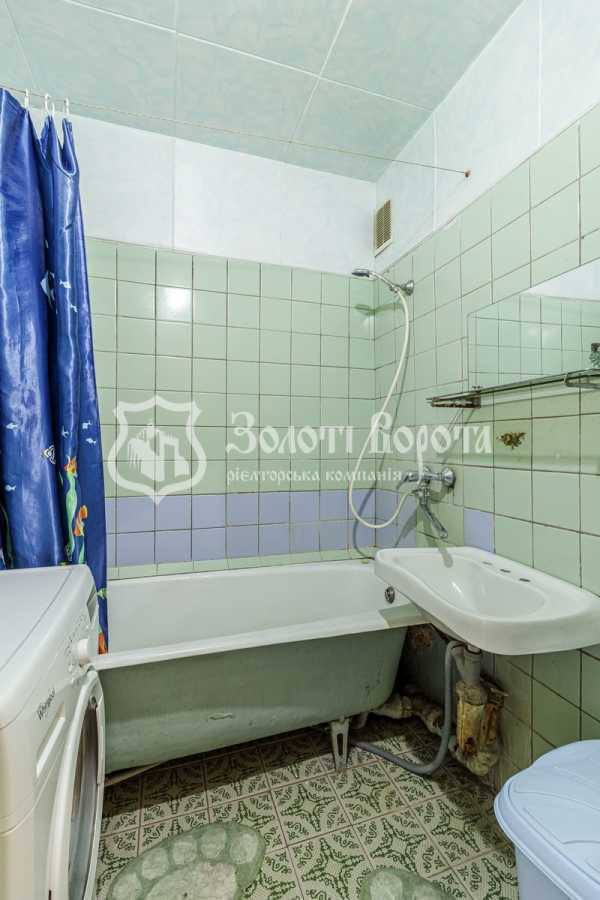 Продаж 3-кімнатної квартири 70 м², Київська вул., 1