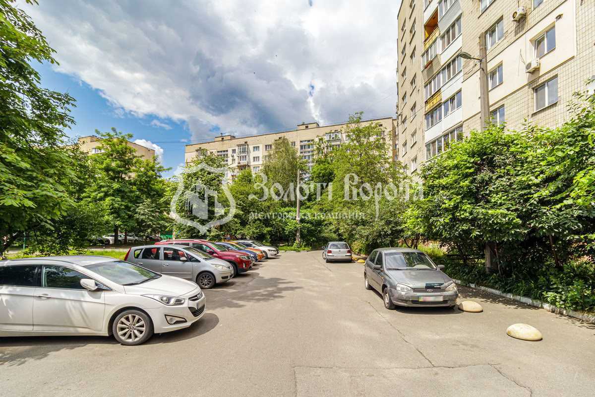 Продаж 3-кімнатної квартири 70 м², Київська вул., 1