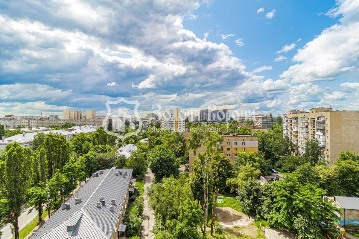 Продаж 3-кімнатної квартири 70 м², Київська вул., 1