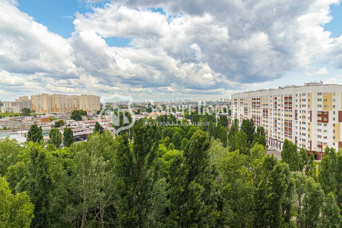 Продаж 3-кімнатної квартири 70 м², Київська вул., 1
