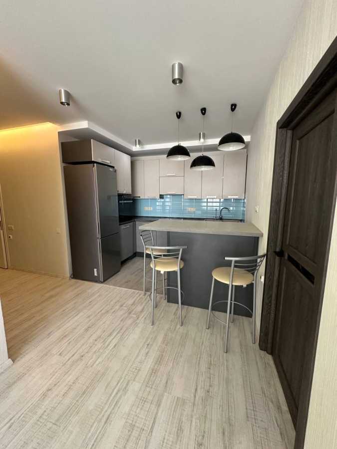 Продажа 2-комнатной квартиры 65.2 м², Киевская ул., 243А