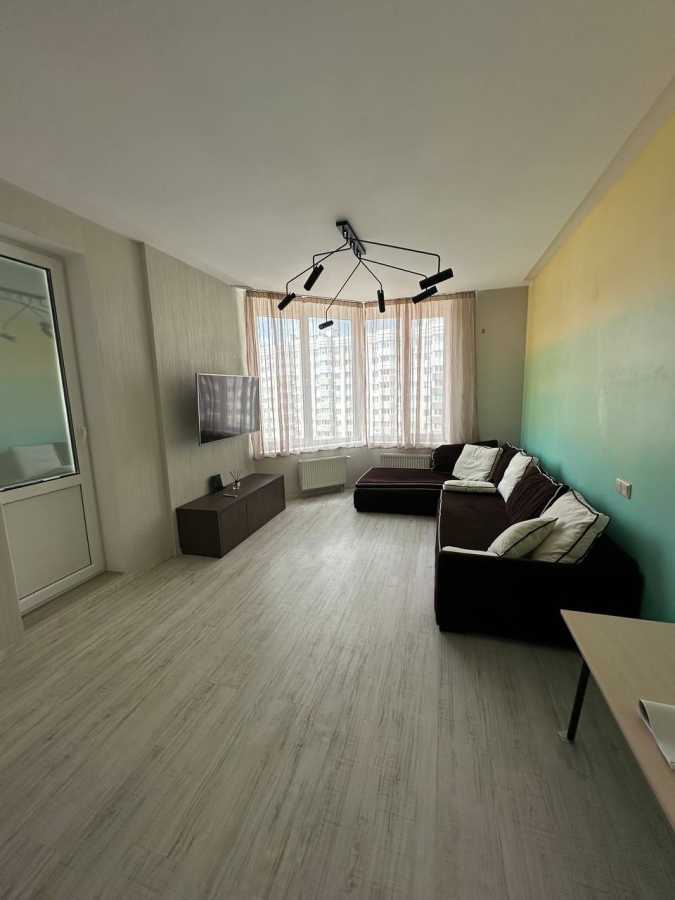 Продажа 2-комнатной квартиры 65.2 м², Киевская ул., 243А