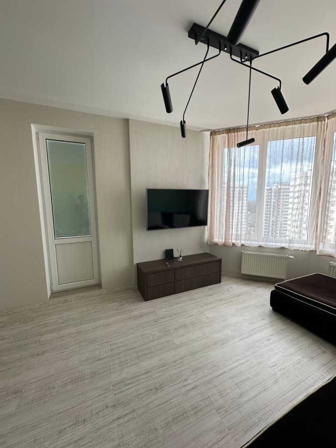 Продажа 2-комнатной квартиры 65.2 м², Киевская ул., 243А