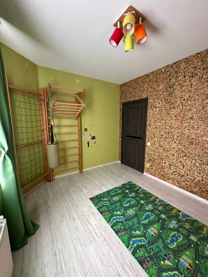 Продажа 2-комнатной квартиры 65.2 м², Киевская ул., 243А