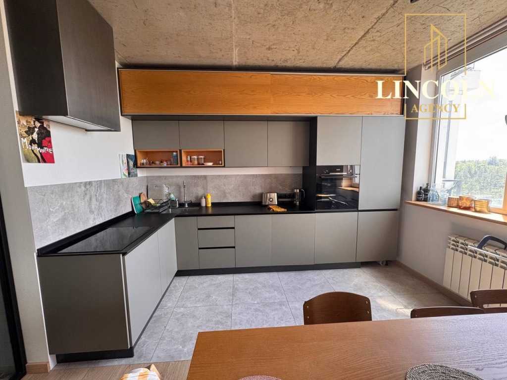 Продаж 2-кімнатної квартири 60 м², Ватутіна вул., 111