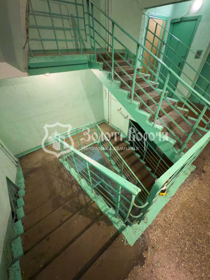 Продаж 2-кімнатної квартири 44.3 м², Празька вул., 32