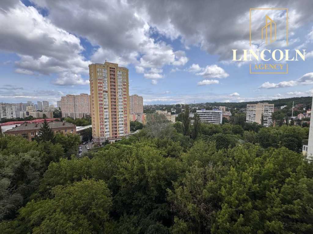 Продаж 3-кімнатної квартири 69 м², Голосіївський просп., 25