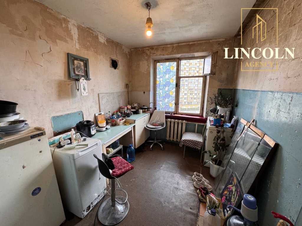Продаж 3-кімнатної квартири 69 м², Голосіївський просп., 25