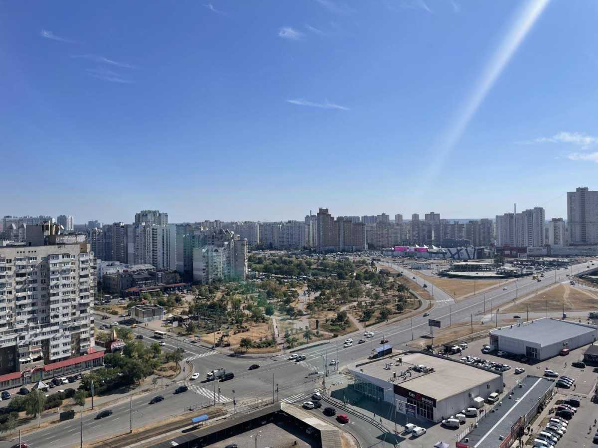 Продаж 1-кімнатної квартири 59 м², Срібнокільська вул., 1