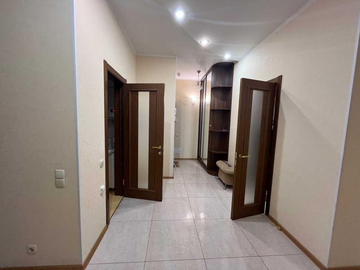 Продаж 3-кімнатної квартири 103.5 м², Дмитрівська вул., 82