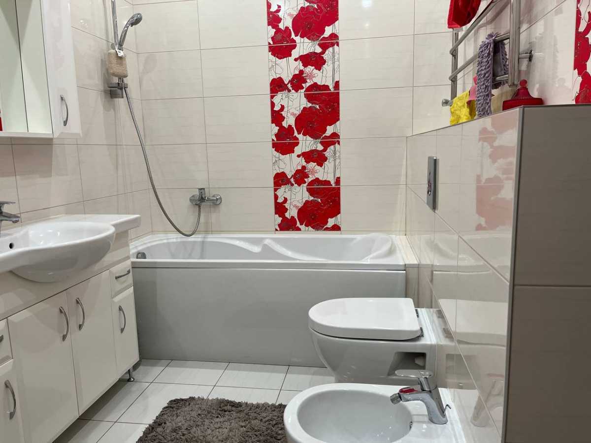Продаж 3-кімнатної квартири 103.5 м², Дмитрівська вул., 82