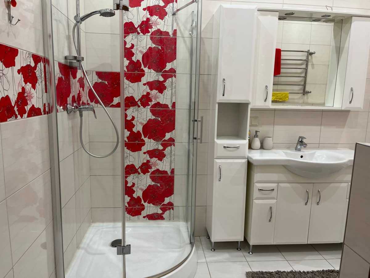 Продаж 3-кімнатної квартири 103.5 м², Дмитрівська вул., 82