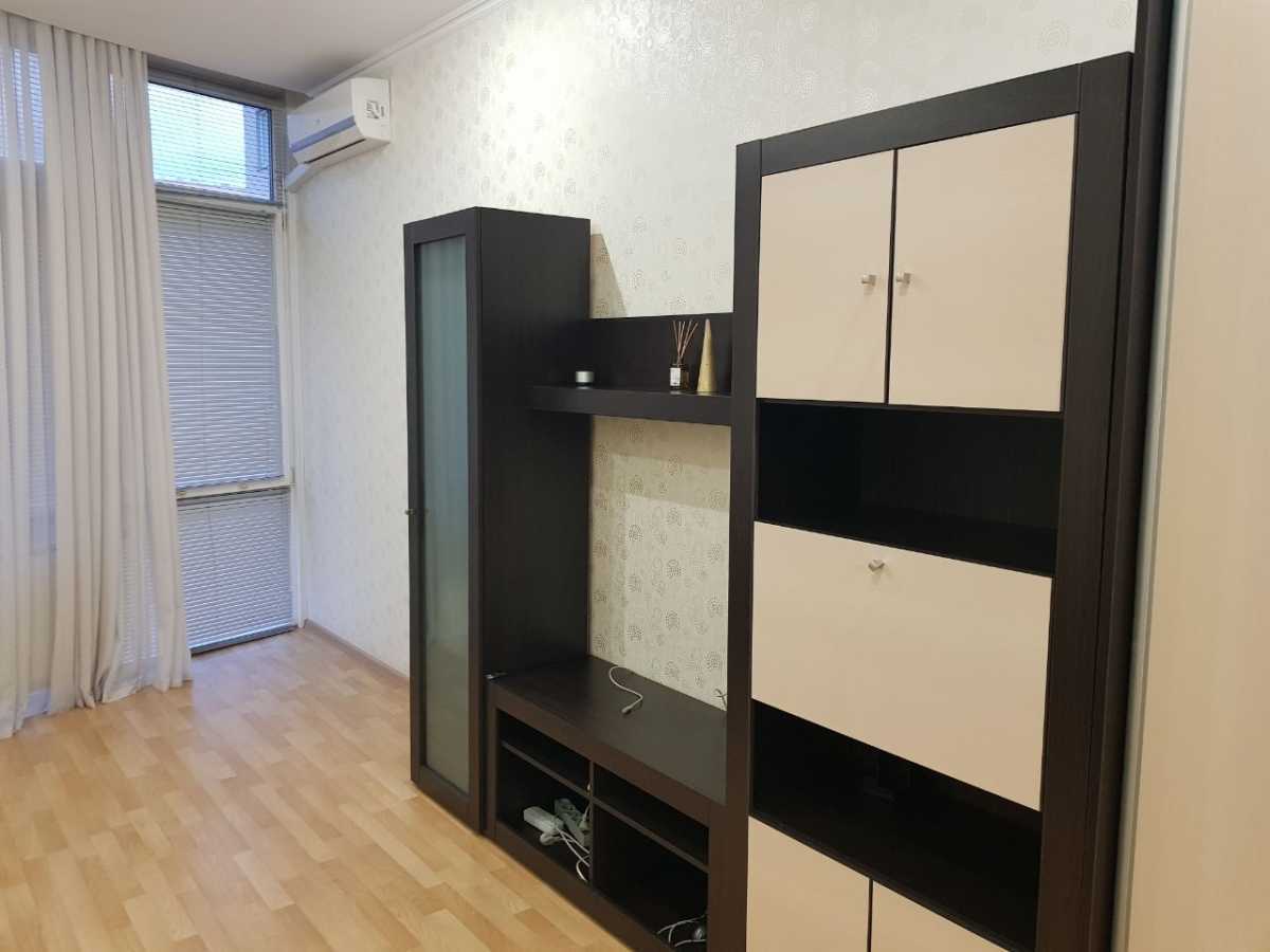 Продаж 3-кімнатної квартири 103.5 м², Дмитрівська вул., 82