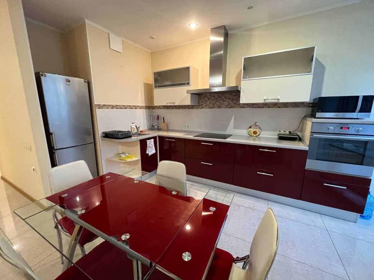 Продаж 3-кімнатної квартири 103.5 м², Дмитрівська вул., 82