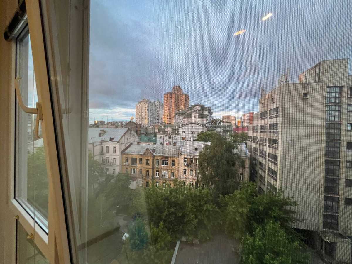 Продаж 3-кімнатної квартири 103.5 м², Дмитрівська вул., 82