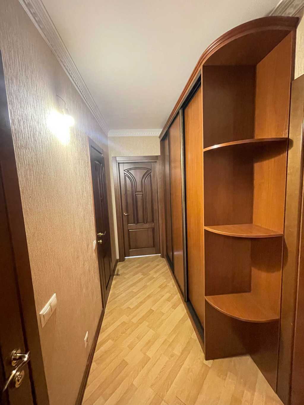 Продаж 3-кімнатної квартири 98 м², Миколи Закревського вул.