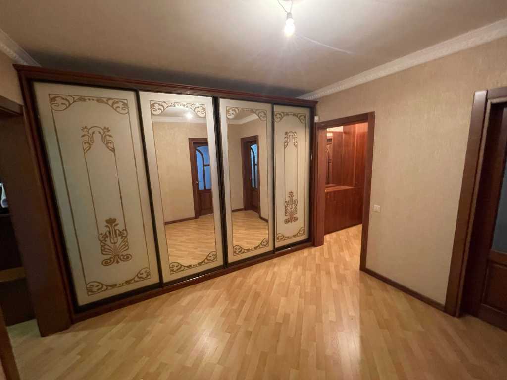 Продаж 3-кімнатної квартири 98 м², Миколи Закревського вул.