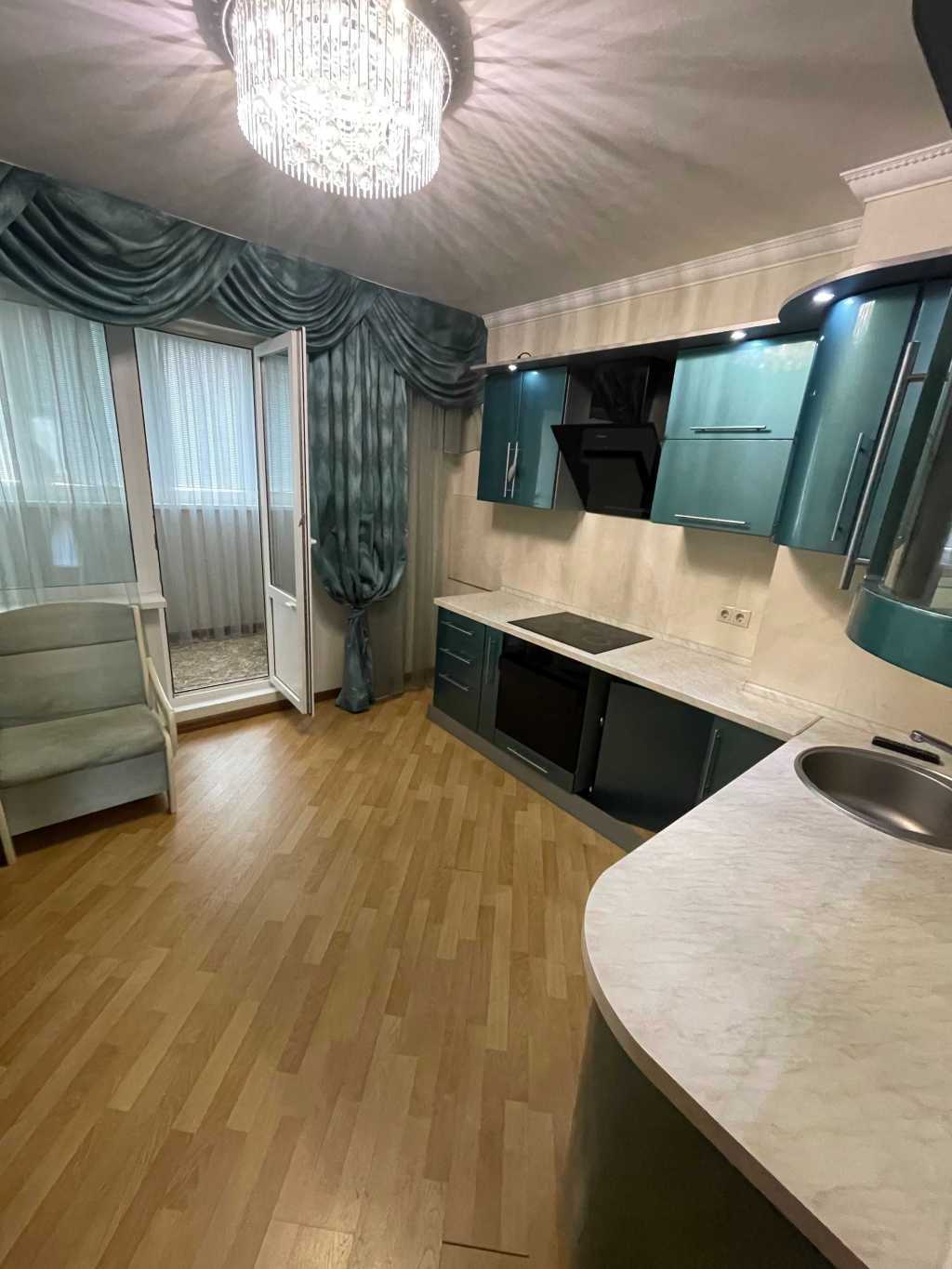 Продаж 3-кімнатної квартири 98 м², Миколи Закревського вул.