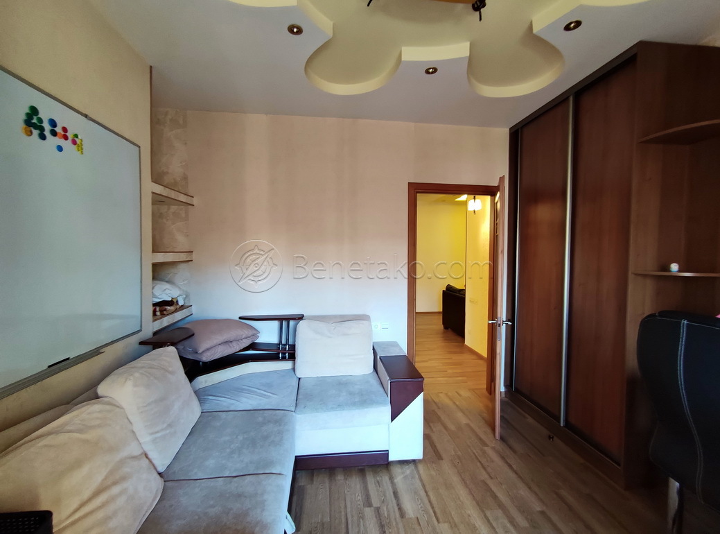 Продажа квартиры со свободной планировкой 90 м², Тенистая ул., 9/12
