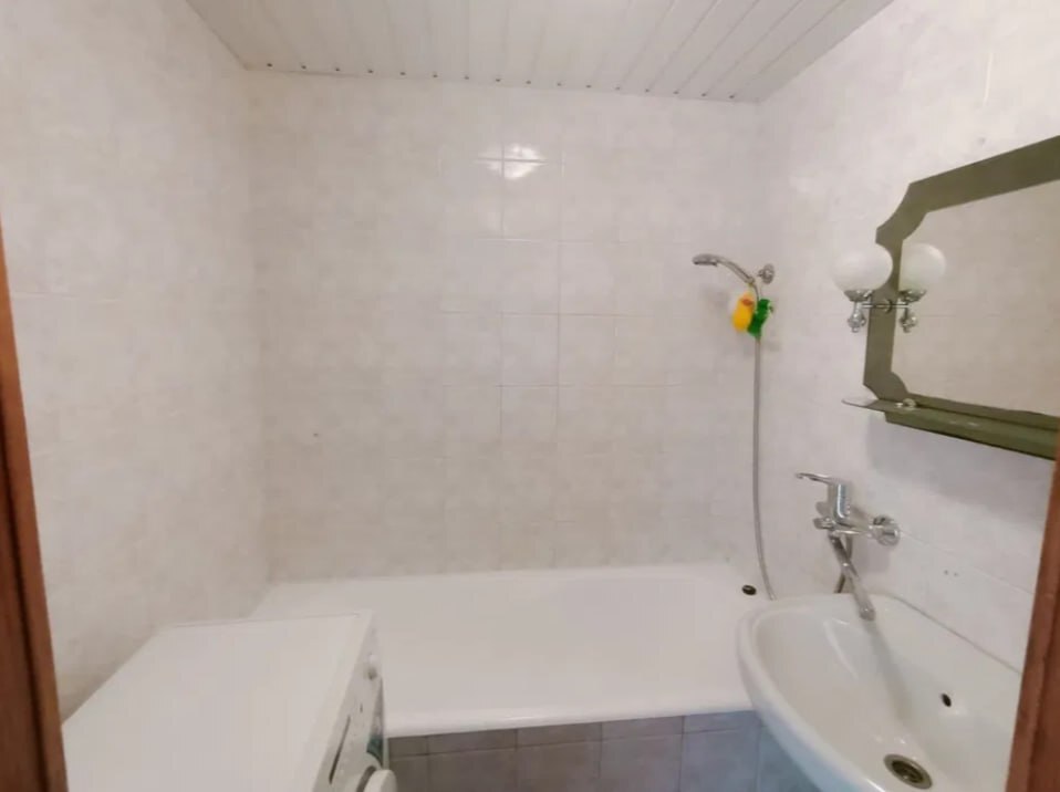 Продажа 3-комнатной квартиры 63.7 м², Интернационалистов ул.