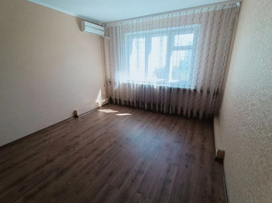 Продажа 3-комнатной квартиры 63.7 м², Интернационалистов ул.