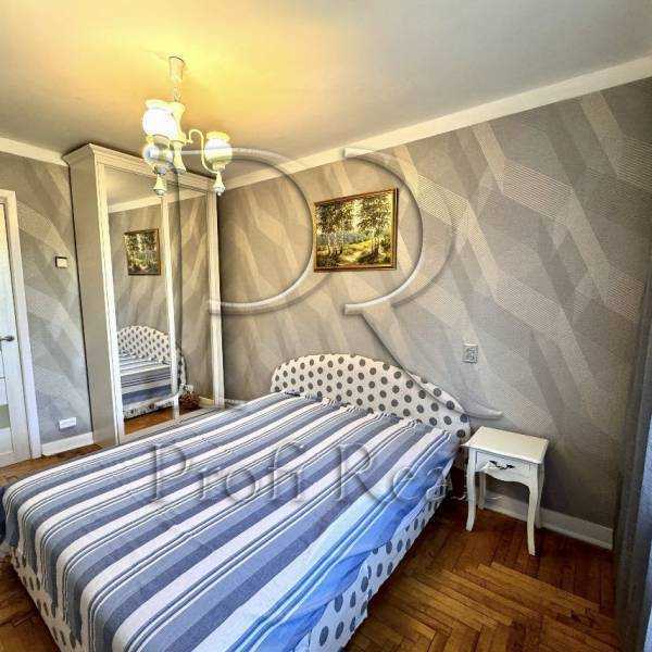 Продаж 3-кімнатної квартири 73 м², Симиренка вул., 14/9