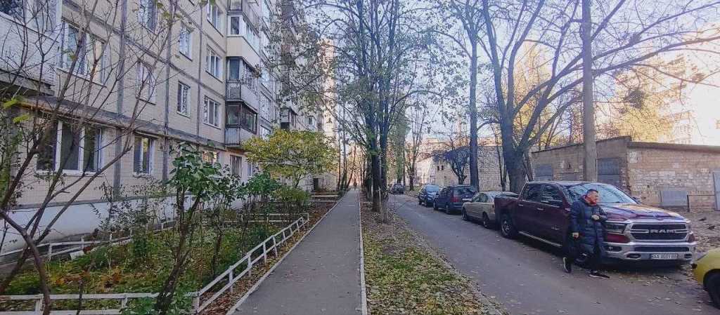Продаж 2-кімнатної квартири 51 м², Зодчих вул., 30