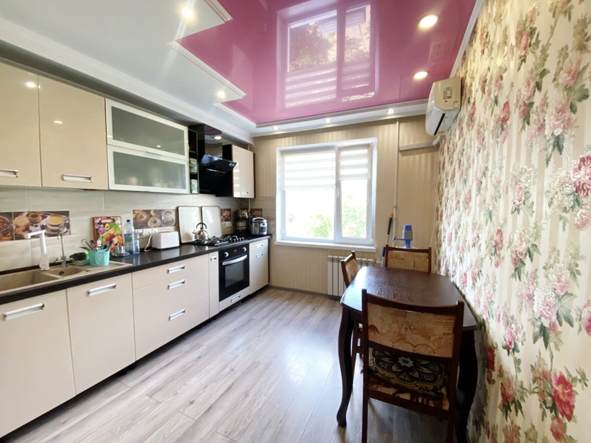 Продажа 2-комнатной квартиры 55 м², Лазурная ул.