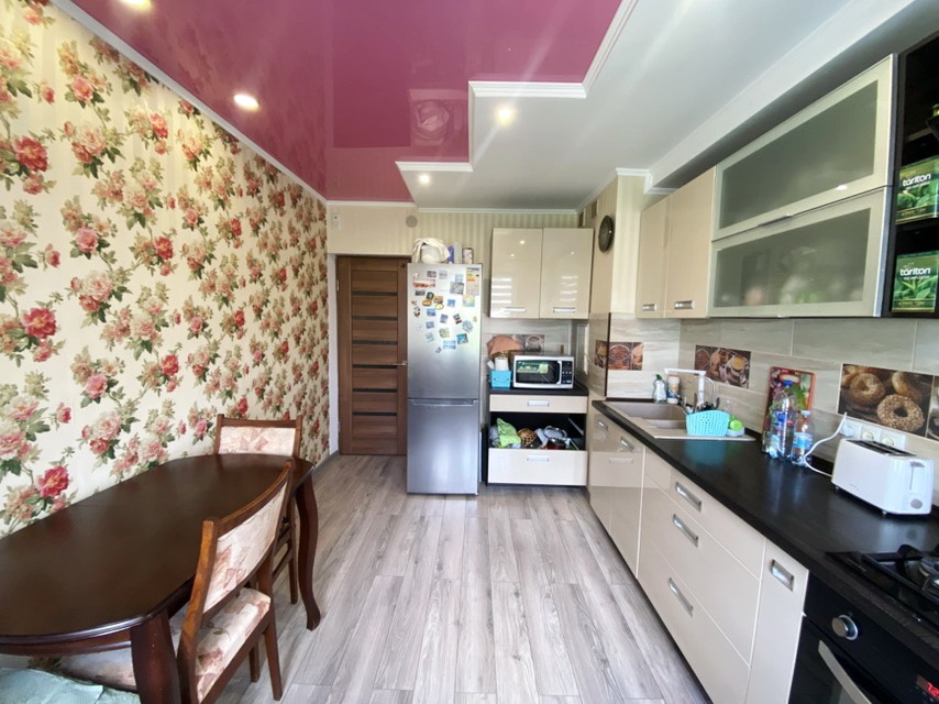 Продажа 2-комнатной квартиры 55 м², Лазурная ул.