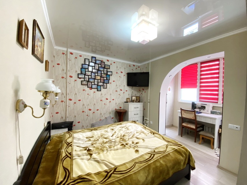 Продажа 2-комнатной квартиры 55 м², Лазурная ул.
