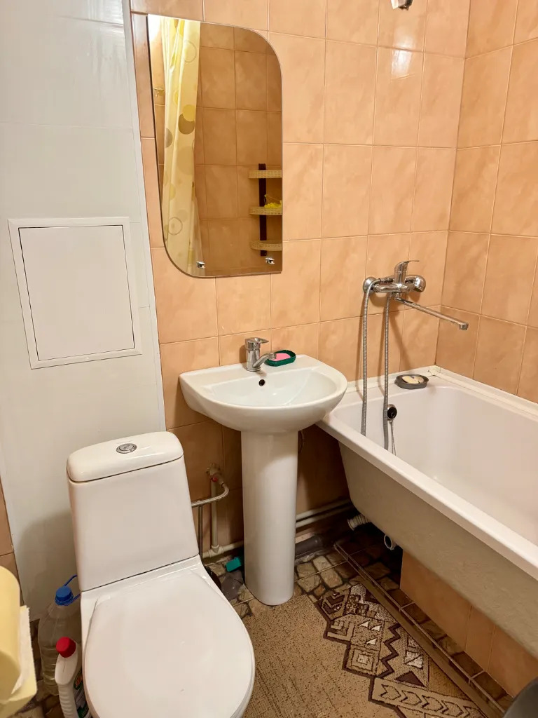 Оренда 2-кімнатної квартири 46 м², Олександра Поля просп., 143А