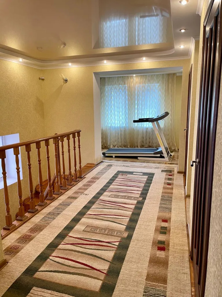 Аренда дома 280 м², Владимира Моссаковского ул., 30А