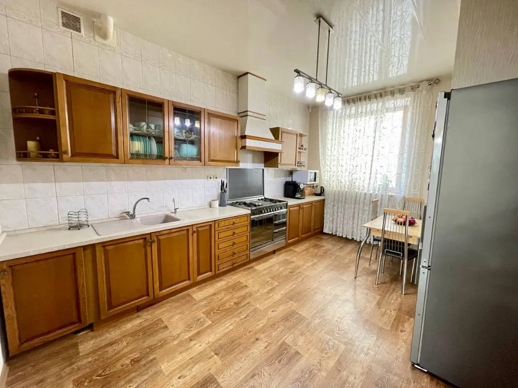 Аренда дома 280 м², Владимира Моссаковского ул., 30А