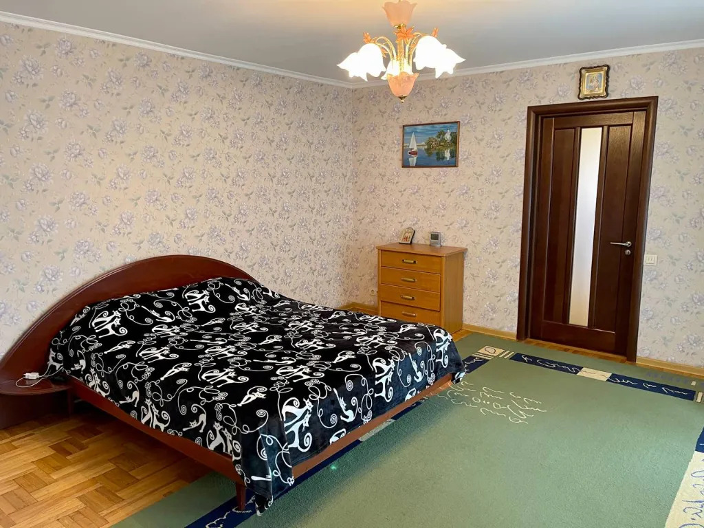 Аренда дома 280 м², Владимира Моссаковского ул., 30А