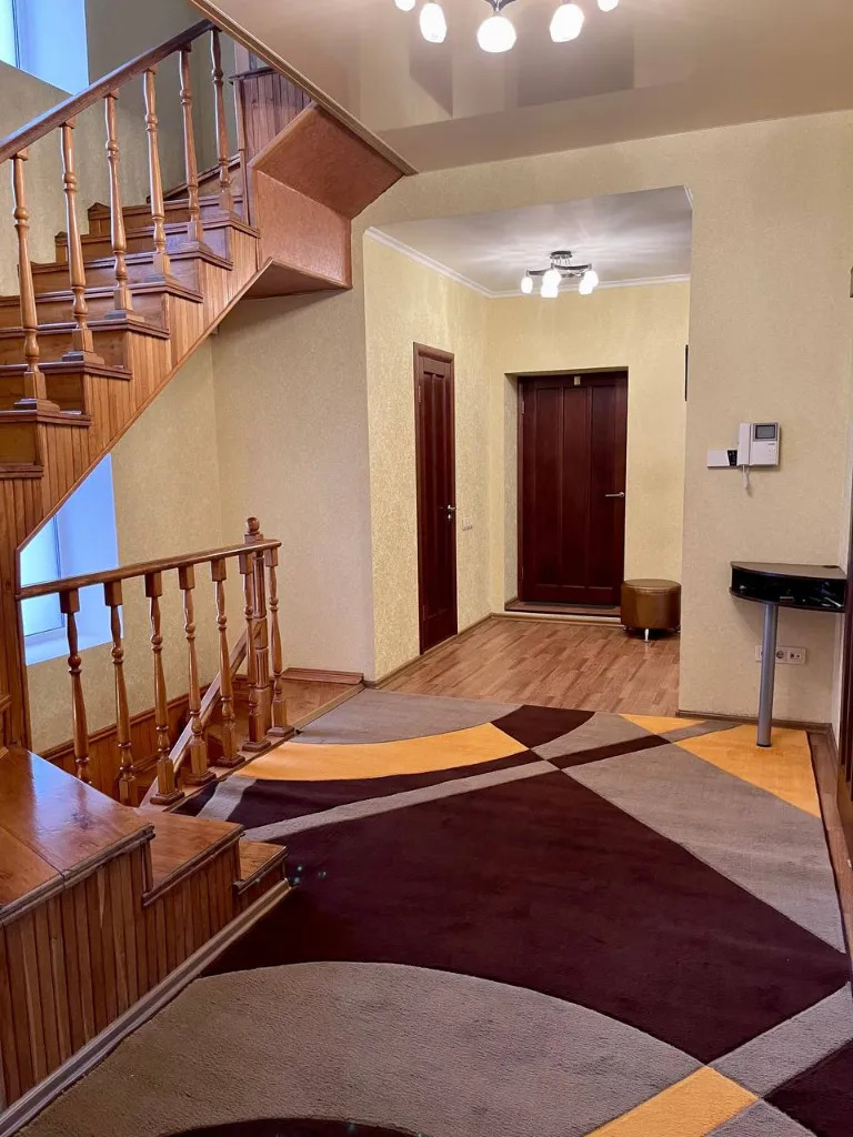 Аренда дома 280 м², Владимира Моссаковского ул., 30А