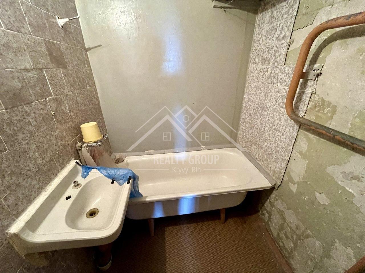 Продаж 3-кімнатної квартири 58 м², 4-й Сальський пров., Зарічний 25