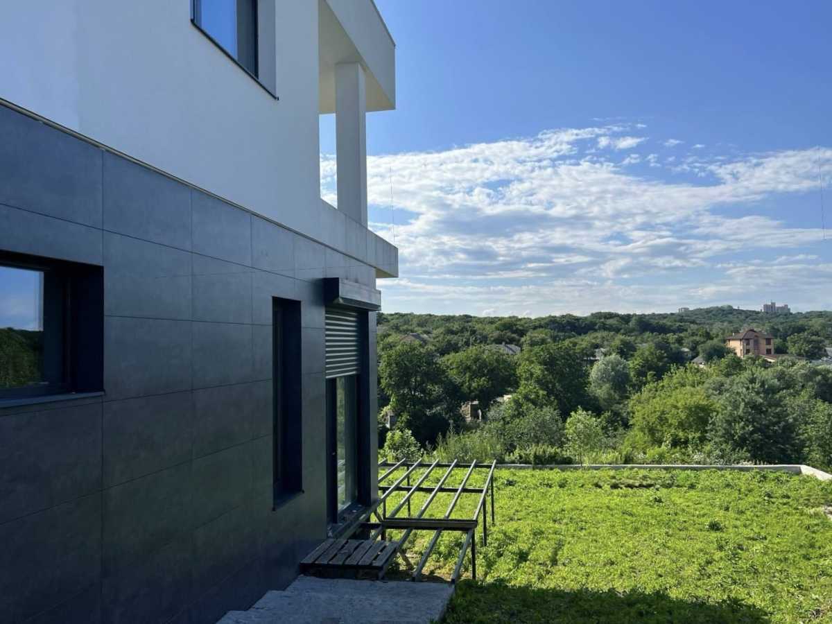 Продажа дома 350 м², Парниковая ул., 5