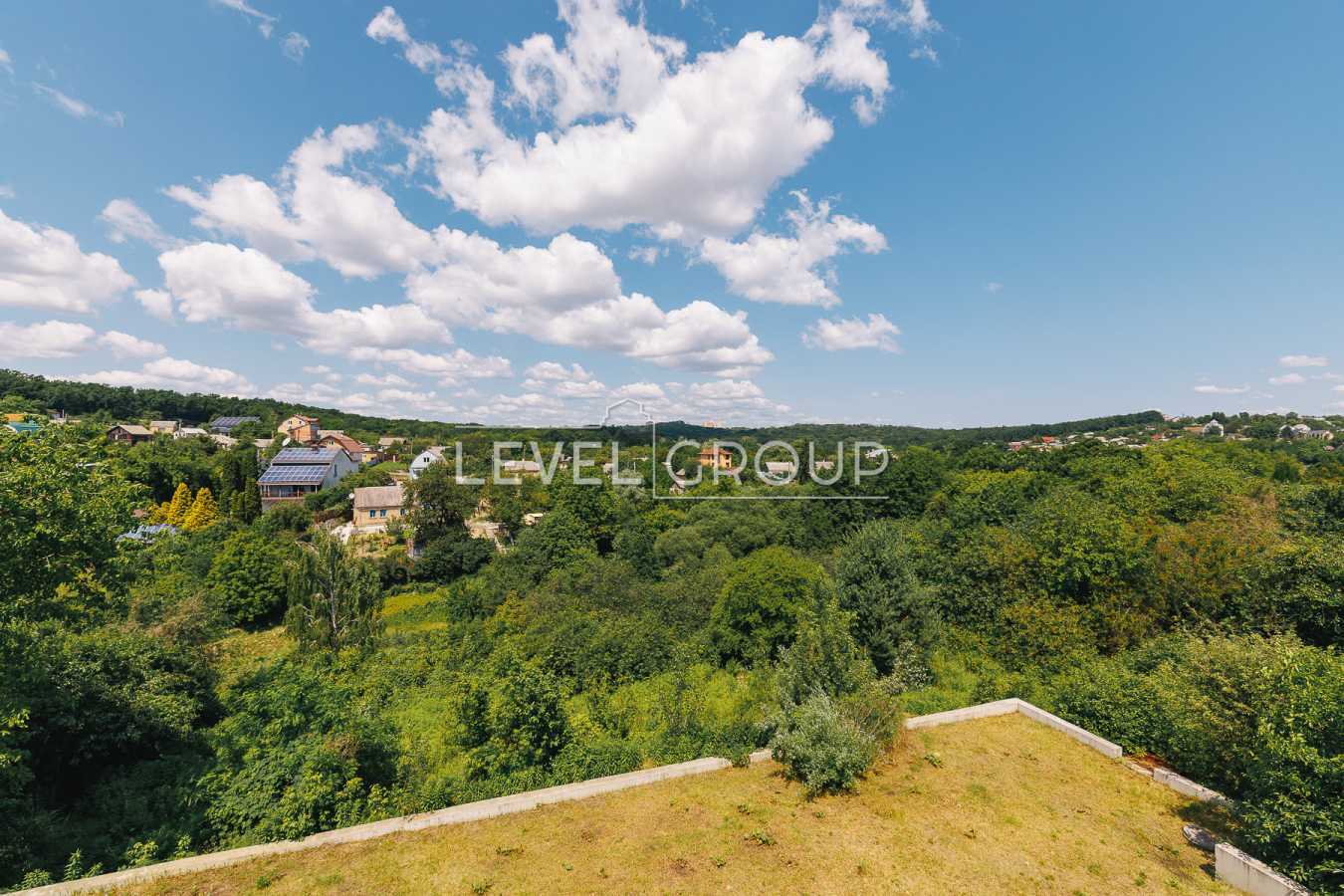 Продажа дома 350 м², Парниковая ул., 5