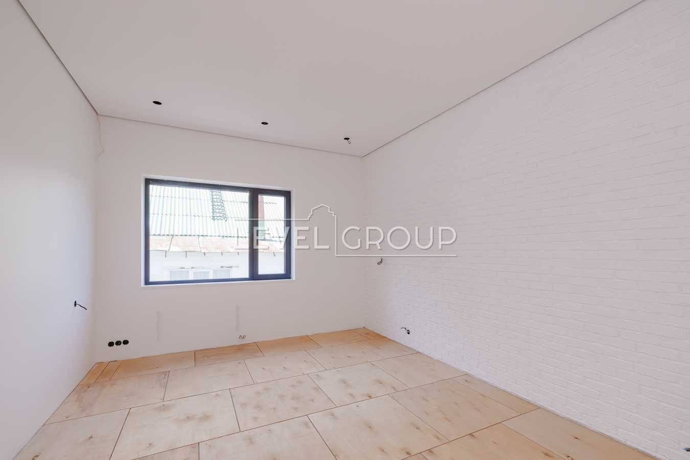Продажа дома 350 м², Парниковая ул., 5
