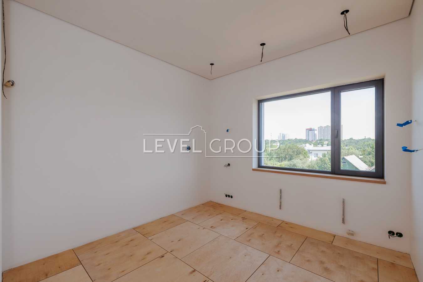 Продажа дома 350 м², Парниковая ул., 5