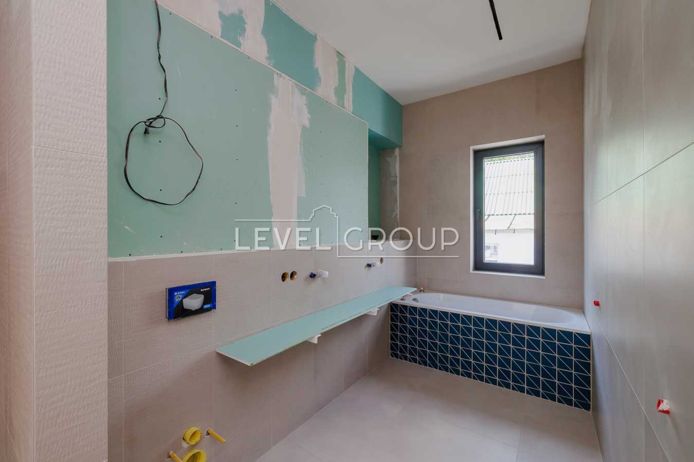 Продажа дома 350 м², Парниковая ул., 5