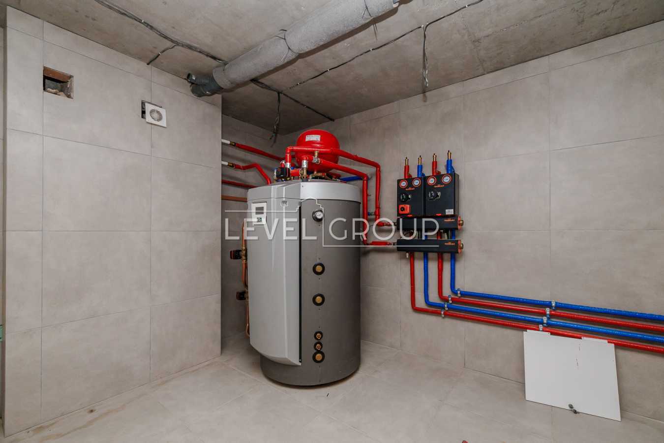 Продажа дома 350 м², Парниковая ул., 5
